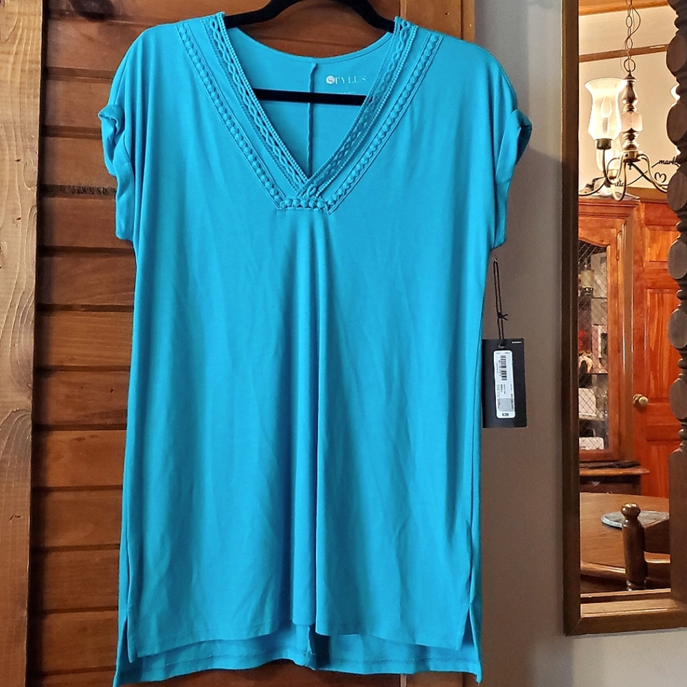 Stylus Island Teal Top